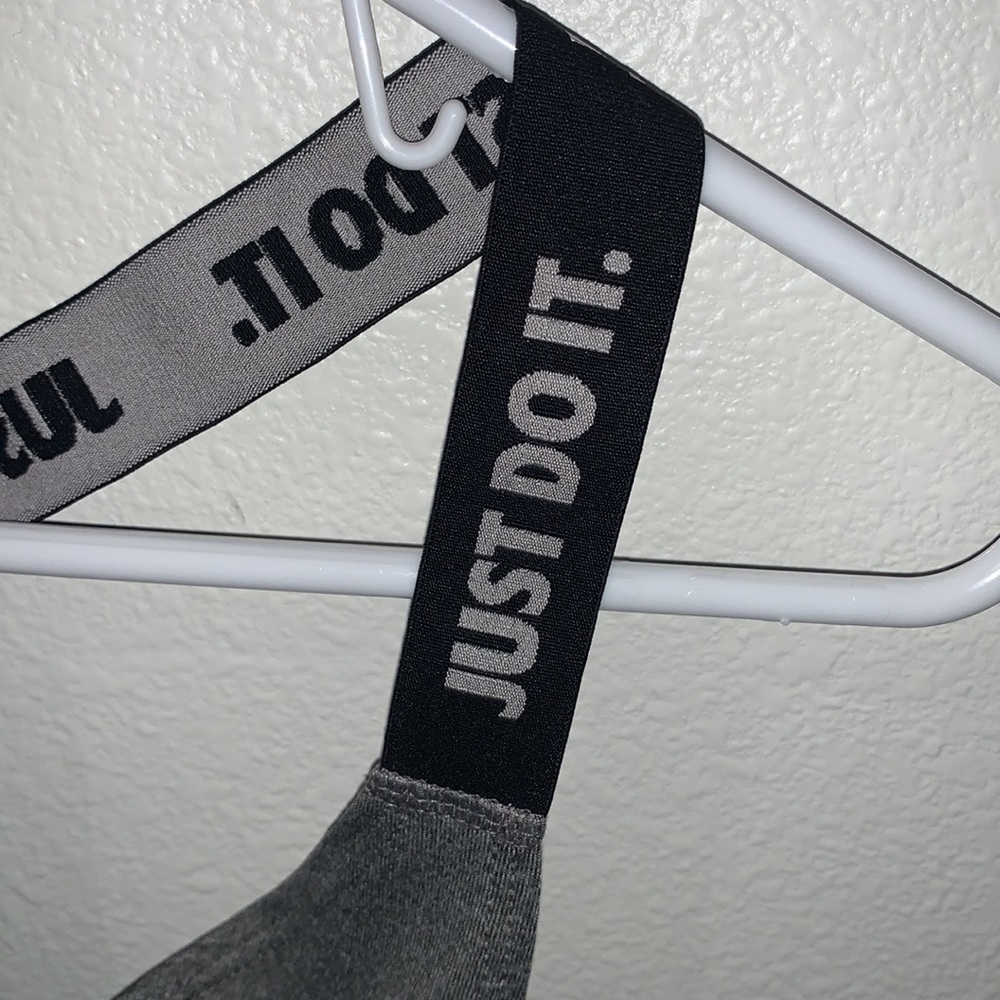 Nike Dri-Fit - Picture 3 of 4